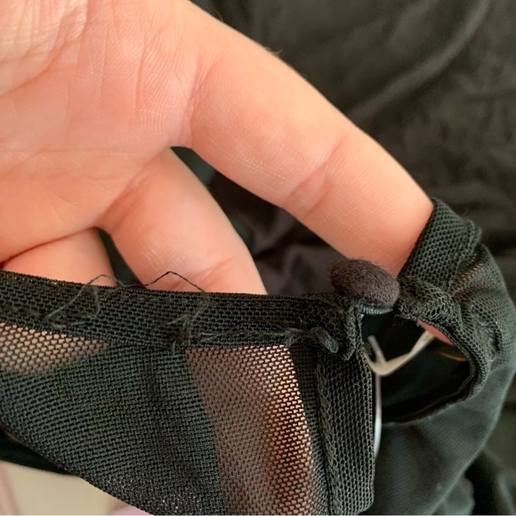 Free People On The Weekend Flounce Sleeve Top Medium M Black Long Flare Sleeves - Picture 8 of 11